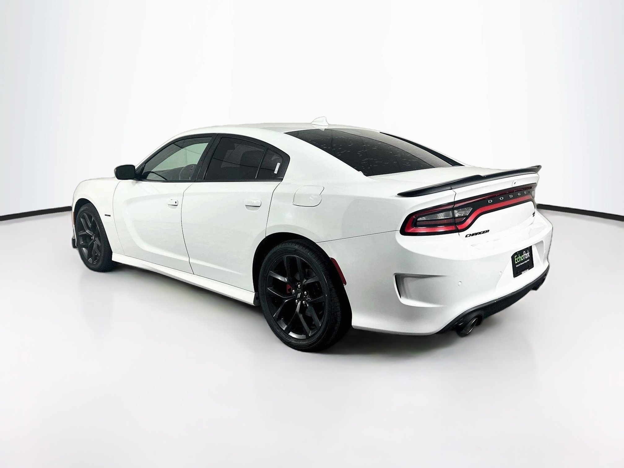 Used 2019 Dodge Charger R/T w/ Blacktop Package RWD image 5