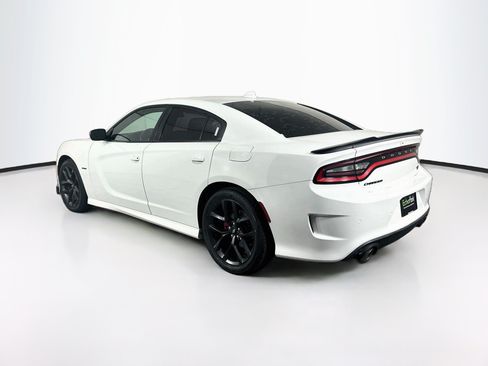 Used 2019 Dodge Charger R/T w/ Blacktop Package RWD image 5