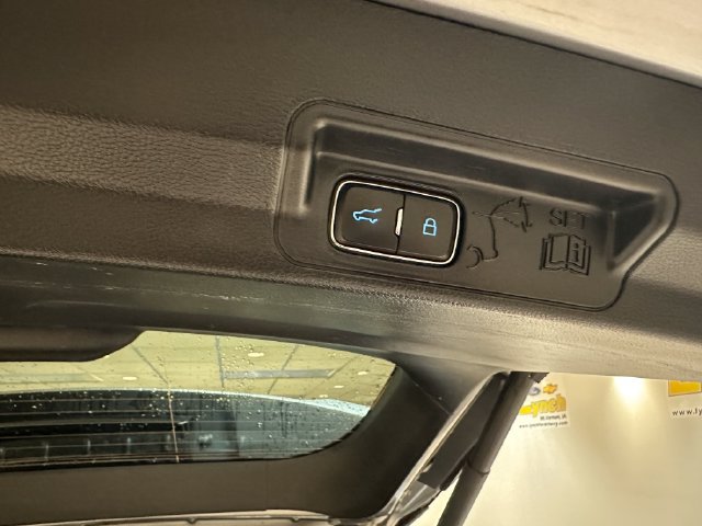 Used 2021 Ford Explorer XLT w/ Equipment Group 202A AWD/4WD image 19