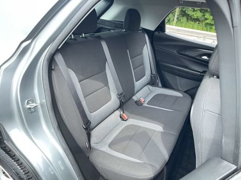 Used 2023 Chevrolet TrailBlazer LS FWD image 23