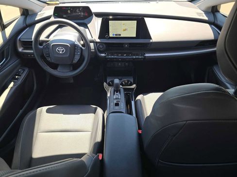 Certified 2026 Toyota Prius XLE FWD image 17