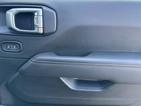 Used 2025 Jeep Wrangler Unlimited Rubicon 392 image 19