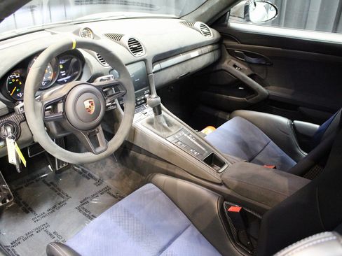 Certified 2025 Porsche 718 Cayman GT4 RS w/ Weissach Package image 4