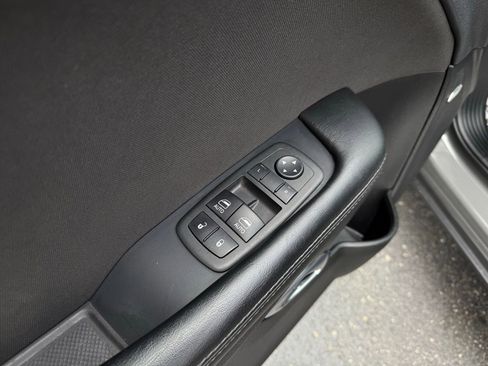 Used 2023 Dodge Challenger SXT image 31