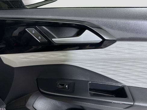 Used 2022 Volkswagen Taos S image 31