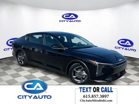 Used 2025 Kia K4 LXS image 1