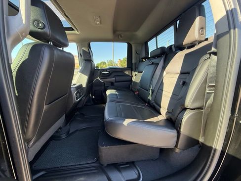 Used 2022 GMC Sierra 3500 Denali w/ Denali Black Diamond Edition AWD/4WD image 28