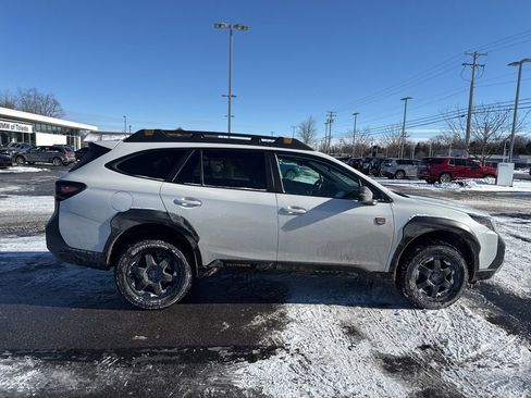 Used 2022 Subaru Outback Wilderness image 23