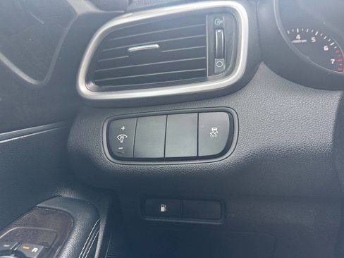 Used 2016 Kia Sorento LX w/ LX Convenience Package image 32