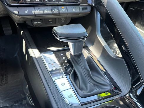 Used 2024 Hyundai Elantra Limited FWD image 31