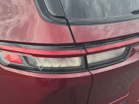 Certified 2022 Jeep Grand Cherokee L Limited w/ Black Appearance Package AWD/4WD image 11