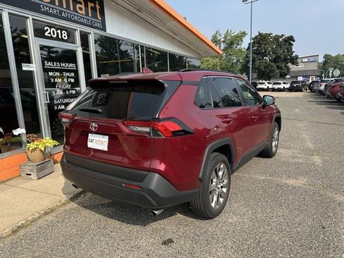 Used 2021 Toyota RAV4 XLE Premium image 7