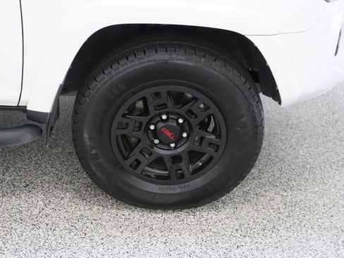 Used 2023 Toyota 4Runner SR5 Premium w/ Moonroof Package image 5