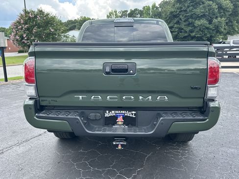 Used 2021 Toyota Tacoma TRD Sport w/ TRD Premium Sport Package AWD/4WD image 7