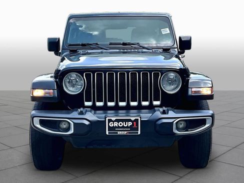 Used 2019 Jeep Wrangler Unlimited Sahara AWD/4WD image 4