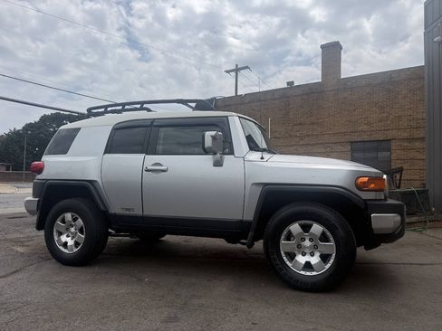 Used 2007 Toyota FJ Cruiser 4WD w/ Upgrade Pkg 2 image 10