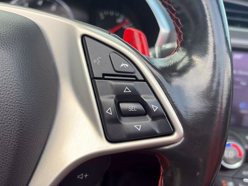Used 2018 Chevrolet Corvette Stingray Convertible RWD image 21