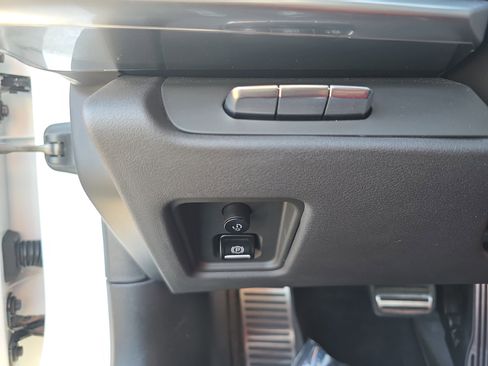 Used 2023 Chevrolet Corvette Stingray Preferred Conv w/ 2LT image 28