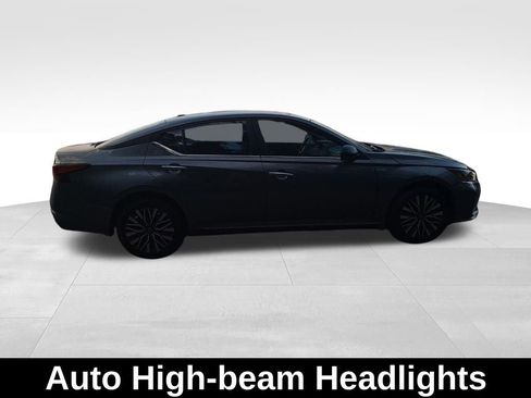 Used 2024 Nissan Altima 2.5 SV image 7