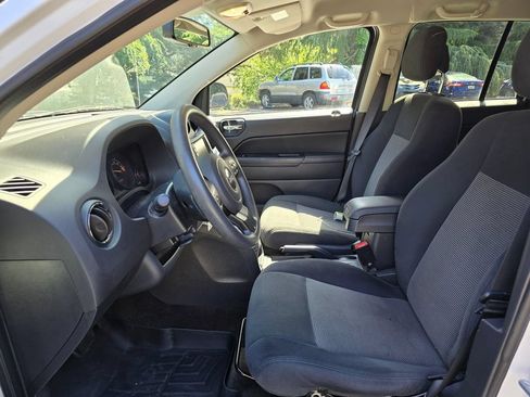 Used 2014 Jeep Compass Sport w/ Power Value Group FWD image 8