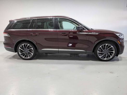 Used 2020 Lincoln Aviator Reserve w/ Equipment Group 202A image 8