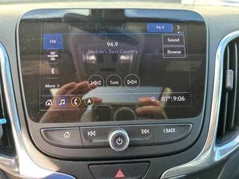 Used 2020 Chevrolet Equinox LT FWD image 15