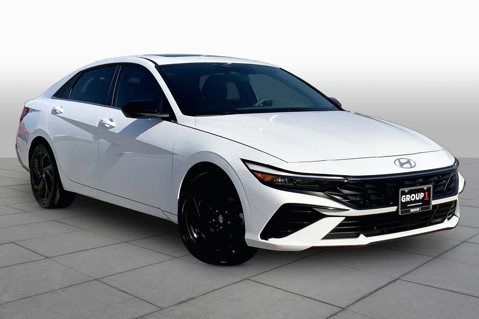 Used 2026 Hyundai Elantra SEL Sport Premium w/ Cargo Package FWD image 3
