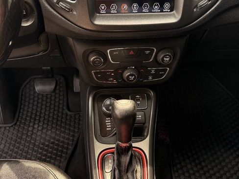 Used 2020 Jeep Compass Trailhawk AWD/4WD image 13