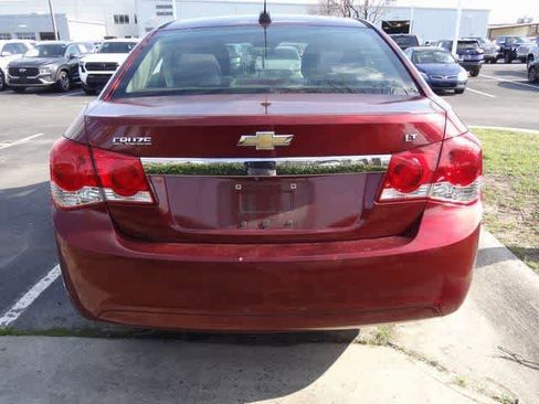 Used 2015 Chevrolet Cruze LT w/ Technology Package image 6