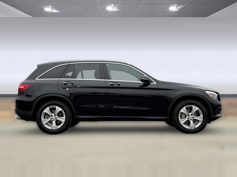 Used 2017 Mercedes-Benz GLC 300 4MATIC image 7
