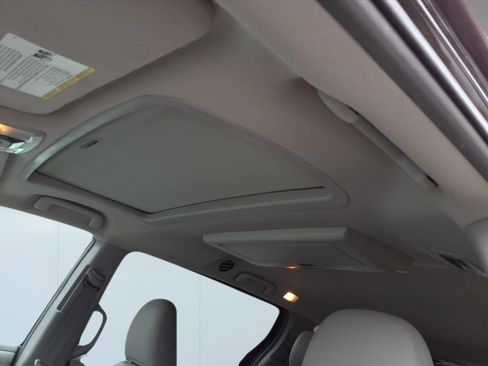 Used 2016 Toyota Sienna XLE image 12