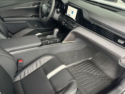 Used 2026 Toyota Camry SE image 18