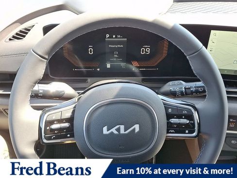 New 2026 Kia Carnival EX FWD image 17