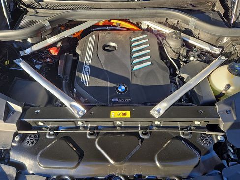 Certified 2023 BMW X5 xDrive45e w/ Executive Package image 27