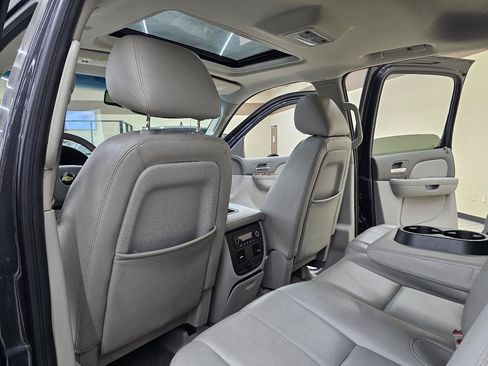 Used 2011 Chevrolet Avalanche LT w/ Regional Value Package RWD image 23