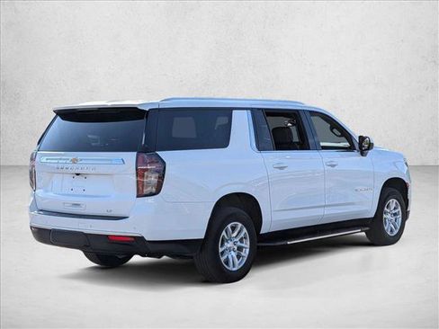 Used 2024 Chevrolet Suburban LT image 5