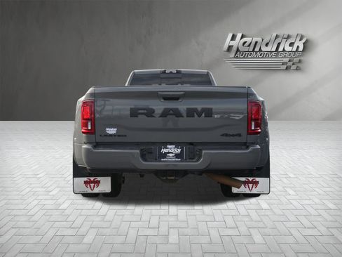 Used 2025 RAM 3500 Limited AWD/4WD image 9