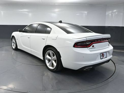 Used 2016 Dodge Charger R/T RWD image 9