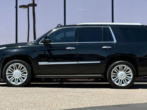 Used 2016 Cadillac Escalade Platinum AWD/4WD image 5