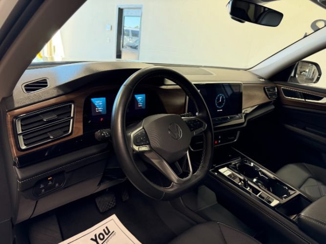Used 2025 Volkswagen Atlas SE FWD image 15