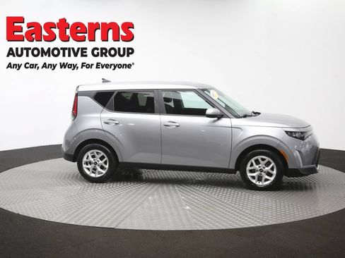 Used 2023 Kia Soul LX w/ Option Group 015 FWD image 46