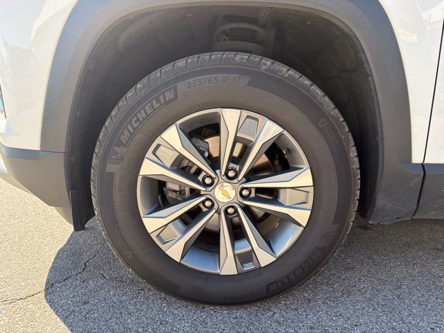 Used 2025 Chevrolet Equinox LT w/ Convenience Package II AWD/4WD image 11