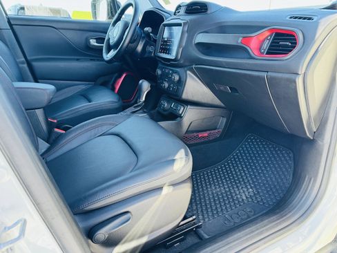 Used 2023 Jeep Renegade Trailhawk w/ Trailhawk Elite Group image 29