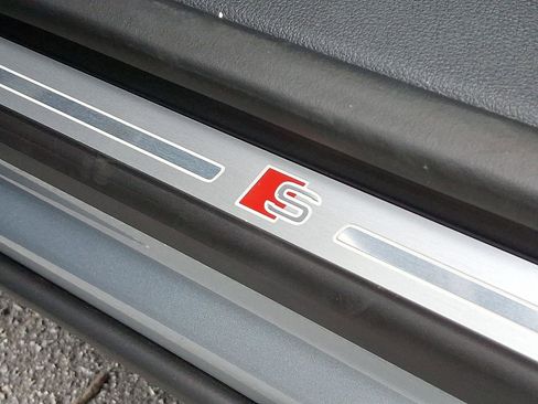 New 2025 Audi Q8 Premium Plus image 28