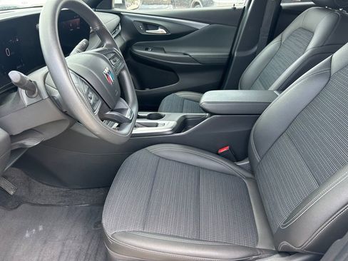 Used 2024 Buick Envista Preferred w/ Advanced Safety Package FWD image 11