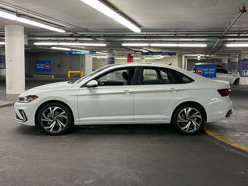 New 2026 Volkswagen Jetta SEL image 32