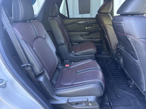 Used 2025 Honda Pilot Black Edition image 15