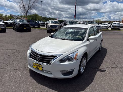 Used 2013 Nissan Altima 2.5 SV FWD image 2