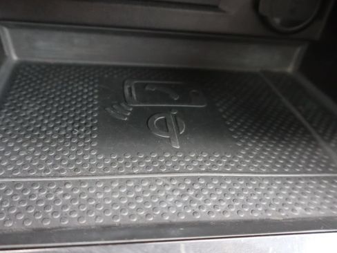Used 2022 Volkswagen Tiguan SE AWD/4WD image 18