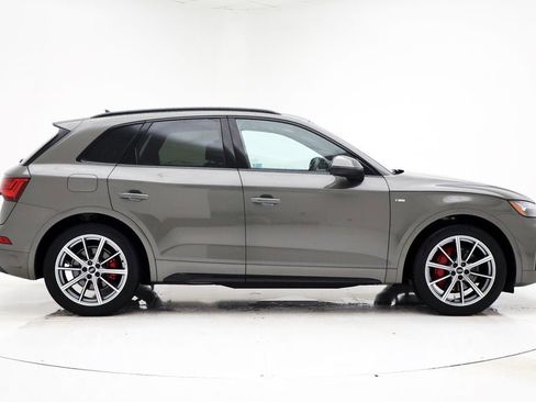 Used 2024 Audi Q5 e Premium Plus w/ Premium Plus Package image 2